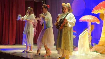 İnegöl Belediyesi’nin “Sahnede Festival Var” sloganıyla gerçekleştirdiği ve 5 gün