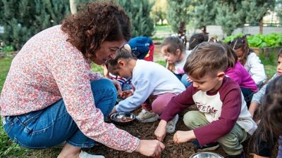 Karşıyaka Belediyesi’ne bağlı Zeliha Mehmet Beydağı Anaokulu’nda çevre bilinci ve