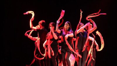 Kocaeli Büyükşehir Belediyesi bünyesinde faaliyet gösteren KO-MEK uygulamalı tiyatro branşı