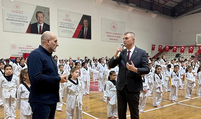 Gölcük Belediyespor bünyesindeki Taekwondo branşında bulunan 470 sporcu, düzenlenen törenle