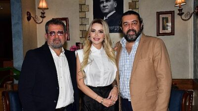 Türk televizyonlarının prime time kuşağındaki tek magazin programı 50Fifty, 19