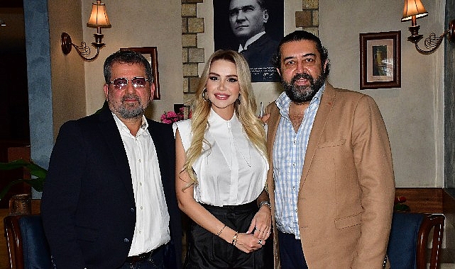 Türk televizyonlarının prime time kuşağındaki tek magazin programı 50Fifty, 19