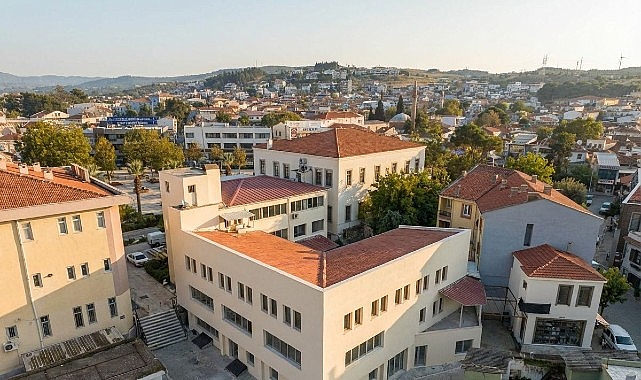 Urla Belediyesi, kentsel yaşam kalitesini artırmak, kamusal alanları güçlendirmek ve sürdürülebilir