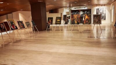 Bakırköy Belediyesi’nin resim kurslarına katılan kursiyerlerin eserlerinden oluşan karma resim
