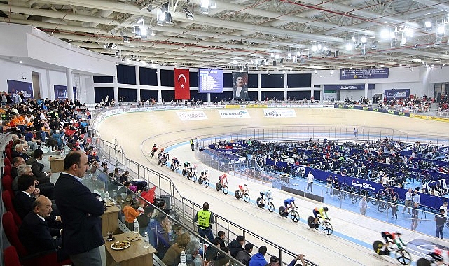 Konya Büyükşehir Belediye Başkanı Uğur İbrahim Altay, Avrupa pist bisikletinin