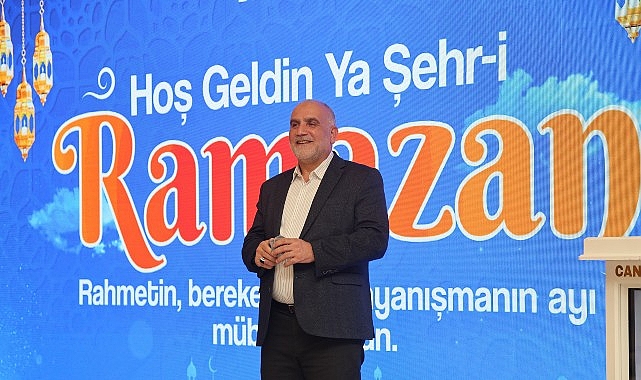 Canik Belediye Başkanı İbrahim Sandıkçı, belediye personeliyle iftar programında buluştu.
