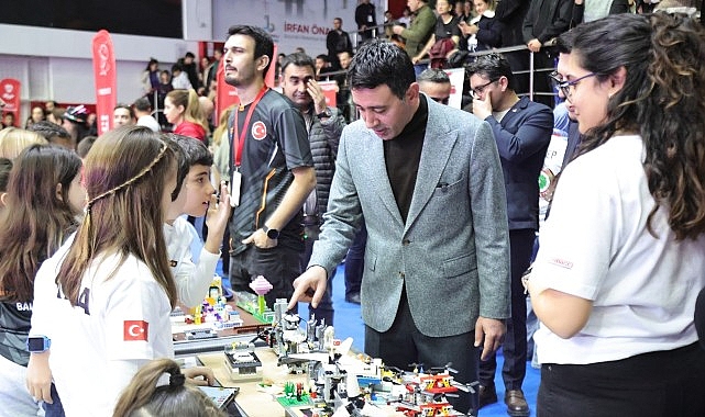 Bayraklı Belediyesi’nin ev sahipliğinde düzenlenen Fibonacci Uluslararası Robot Olimpiyatları 2026