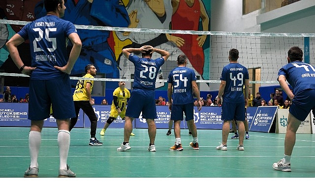 Kocaeli Büyükşehir Belediyesi’ne bağlı Spor Okulları tarafından Gebze Sporcu Eğitim Merkezi’nde (GEBZESEM) düzenlenen