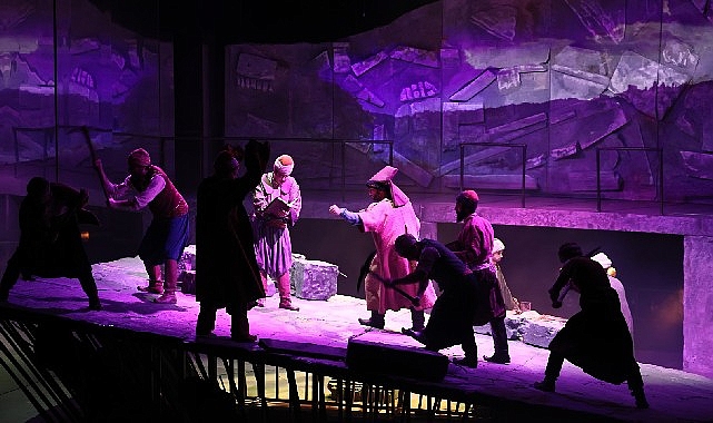 Kocaeli Büyükşehir Belediyesi, kültür ve sanata verdiği önemi şehir sınırlarının