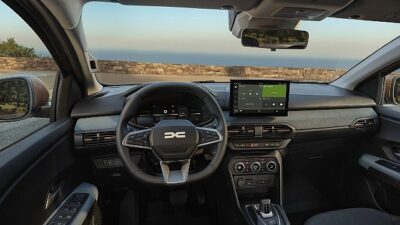 Dacia’nın yenilenen ürün ailesi, uluslararası test sürüşleri kapsamında Fransa’nın Nice