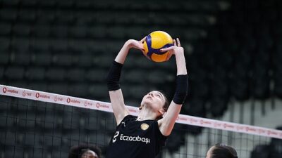 Eczacıbaşı Dynavit, Vodafone Sultanlar Ligi’nin yirmi dördüncü haftasında kendi sahasında