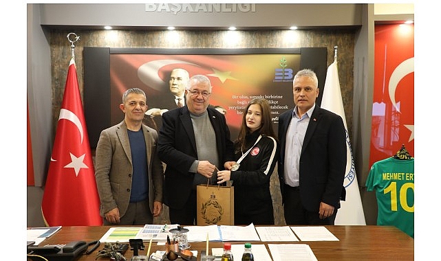 Genç yaşına rağmen ulusal ve uluslararası arenada elde ettiği şampiyonluklarla