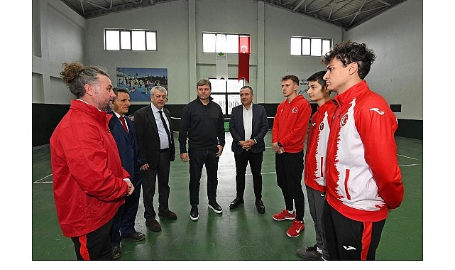 2010 yılında Bursaspor’a yaşattığı tarihi şampiyonlukla Türk futboluna adını altın