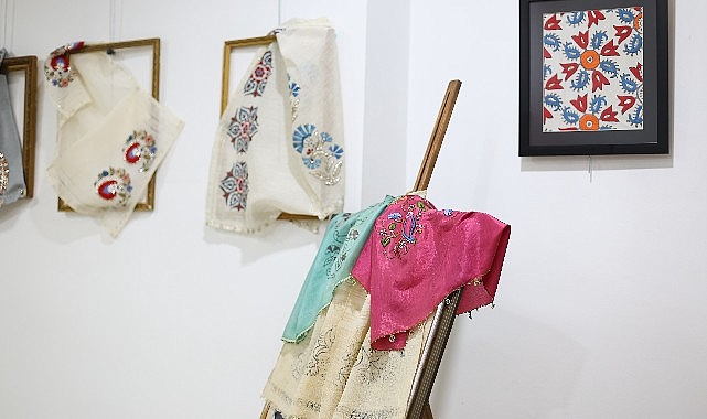 Karabağlar Belediyesi’nin ev sahipliğinde düzenlenen “Gelenekselden Günümüze Dokunuşlar: İzmir’den Tokat’a”