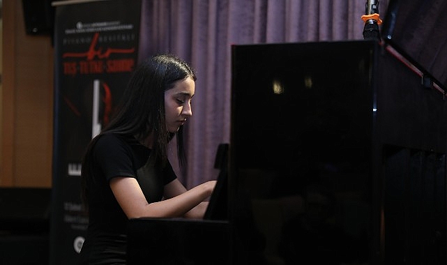 Antalya Büyükşehir Belediyesi İsmail Baha Sürelsan Konservatuarı Piyano Bölümü öğretmenlerinden