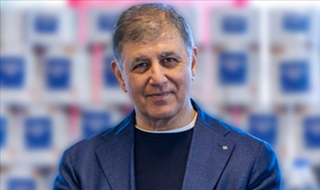 İzmir Büyükşehir Belediyesi, ramazan öncesi ihtiyaç sahibi emeklileri unutmadı.