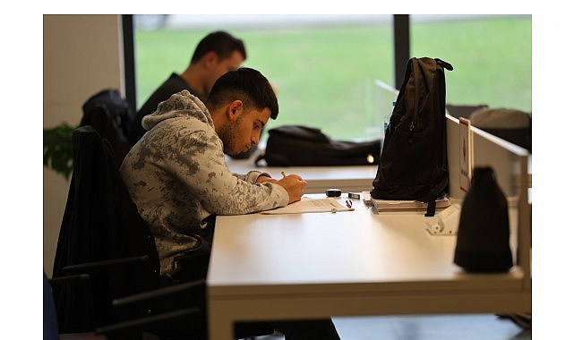 Kartepe Kent Kütüphanesi, yarıyıl tatilinde de kapılarını sonuna kadar açarak
