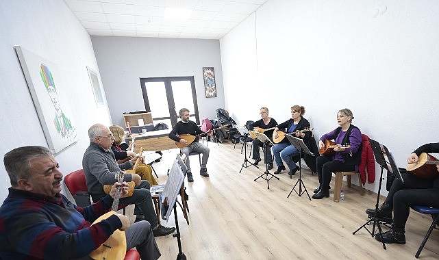 Sanatı Konak’ın her köşesinde yaşatan Konak Belediyesi’nin Toros Sosyal Tesisleri’nde
