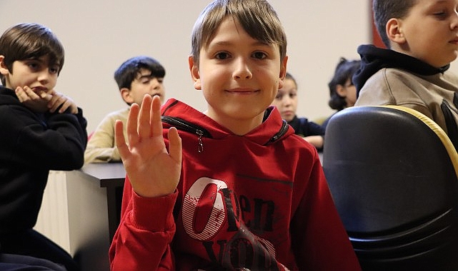 Maltepe Belediyesi, çocukları bilimle buluşturmaya yönelik çalışmalarını aralıksız sürdürüyor.