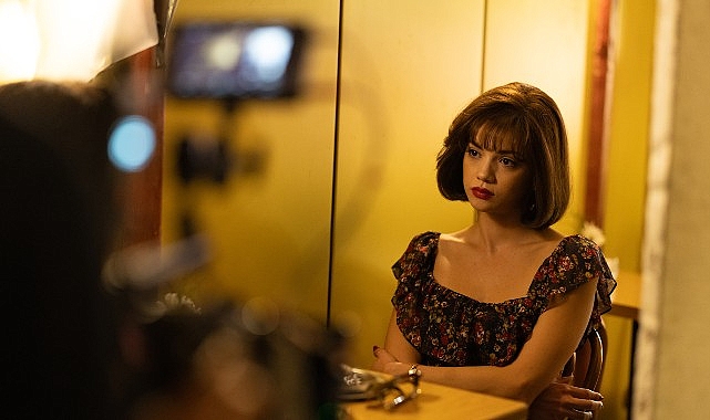 Netflix, Orhan Pamuk’un aynı adlı romanından uyarlanan yeni dizisi Masumiyet Müzesi’nin kamera