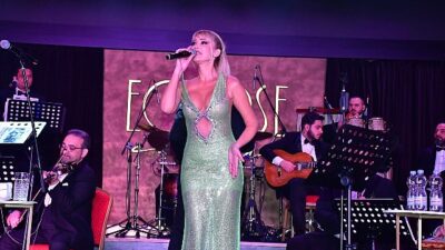 Türk pop müziğinin sevilen ismi Petek Dinçöz, 14 Şubat Sevgililer