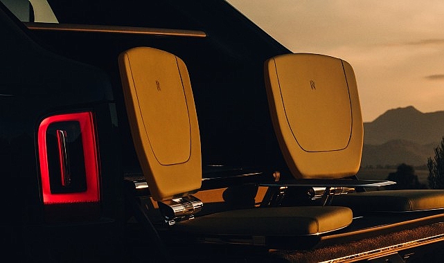 Goodwood’da bulunan House of Rolls-Royce’ta tasarlanıp geliştirilen Viewing Suite; özenle