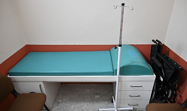 Manisa Büyükşehir Belediyesi, gençlerin sosyal sorumluluk projelerine de destek oluyor.