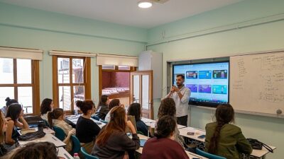 İBB Gençlik Ofisleri’nde 2026 yılının ilk dönem eğitimleri başladı.