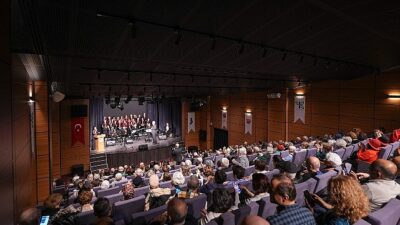 Maltepe Belediyesi Altın Yıllar Yaşam Merkezi üyelerinden oluşan Altın Sesler