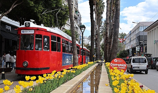 Antalya Büyükşehir Belediyesi, kendi üretimi olan lale ve mevsimlik çiçeklerle