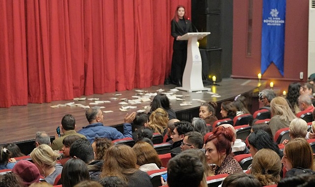 Aydın Büyükşehir Belediyesi, Çanakkale Zaferi’nin 111’inci yıldönümünde program düzenledi.