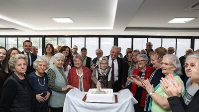 Nilüfer Belediye Başkanı Şadi Özdemir, belediyeye bağlı huzurevlerini ve Alzheimer