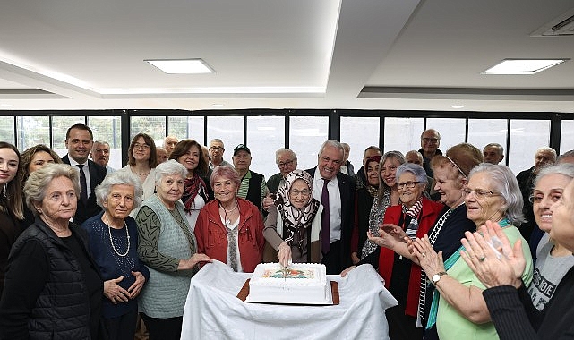 Nilüfer Belediye Başkanı Şadi Özdemir, belediyeye bağlı huzurevlerini ve Alzheimer