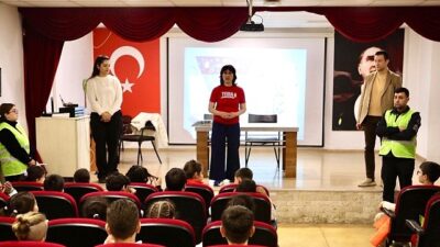 Bayraklı Belediyesi, 30 Mart Uluslararası Sıfır Atık Günü kapsamında ilkokul