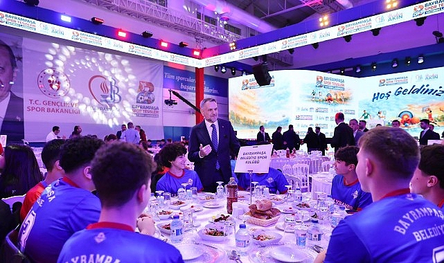 Gençlik ve Spor Bakanı Osman Aşkın Bak, İstanbul Bayrampaşa’da hayata