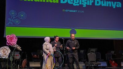 Kocaeli Büyükşehir Belediyesi, kadınların toplumdaki yerini ve önemini "Kadınla Değişir