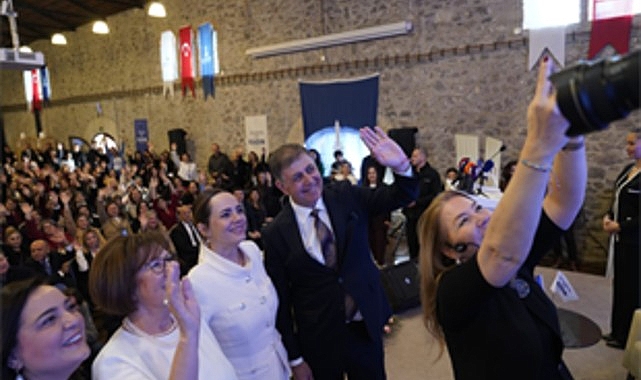 İzmir’de 8 Mart Dünya Kadınlar Günü kapsamında düzenlenen “Cesaretin Adı: