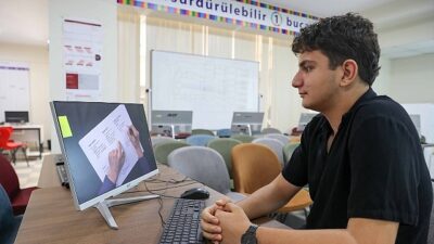 Buca Belediyesi’nin 16 bin öğrenciye ücretsiz eğitim imkânı sunduğu Dijital