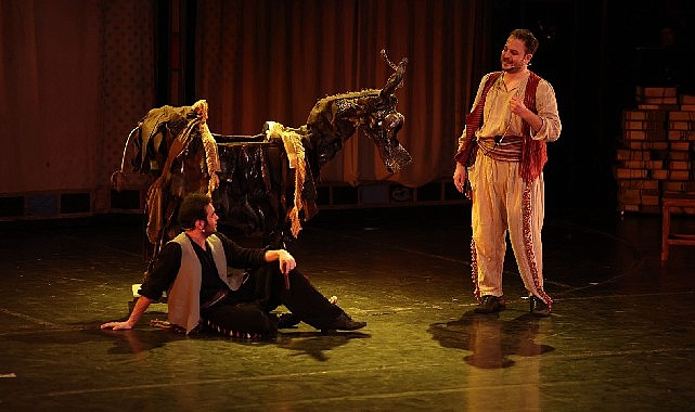 Aziz Nesin’in unutulmaz eseri Eşeğin Gölgesi, Dünya Tiyatro Günü kapsamında