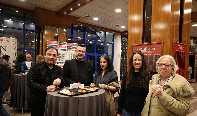 Kocaeli Büyükşehir Belediyesi Şehir Tiyatroları, Dünya Tiyatro Günü’nde prömiyerini gerçekleştiren 