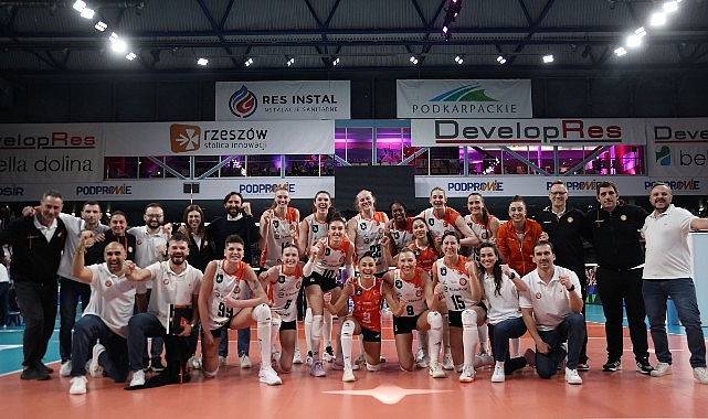 Eczacıbaşı Dynavit, adını CEV Zeren Group Şampiyonlar Ligi finaline yazdırabilmek için 2 set