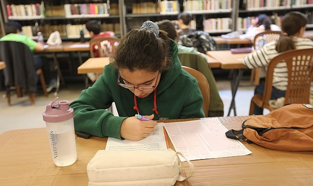 Efes Selçuk Belediyesi, TYT, AYT ve LGS’ye hazırlanan öğrencilerin sınav