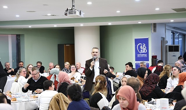 İstanbul Bayrampaşa Belediyesi’nin engelli vatandaşlar ve aileleri için düzenlediği iftarda