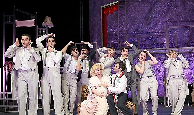 İstanbul Büyükşehir Belediyesi Şehir Tiyatroları, Haldun Taner’in hikayesiyle öne çıkan “Gözlerimi