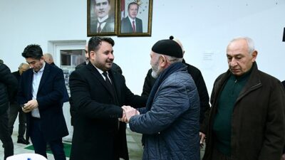 Kahramankazan Belediye Başkanı Selim Çırpanoğlu, İmrendi Mahallesi sakinleriyle iftar sofrasında