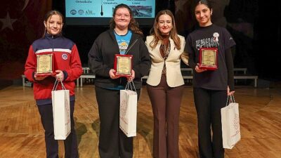      Antalya Büyükşehir Belediyesi Başkan Vekili Büşra