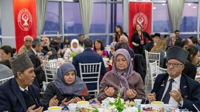 Bornova Belediyesi, şehit aileleri ve gaziler için iftar programı düzenledi.