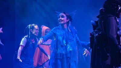 Kocaeli Büyükşehir Belediyesi bünyesindeki Halkevi Gençlik Merkezi Tiyatro Kulübü öğrencileri