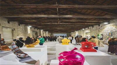 İzmir Büyükşehir Belediyesi’nin desteğiyle Basmane’deki tarihi Bıçakçı Han’da açılan “İmgeye