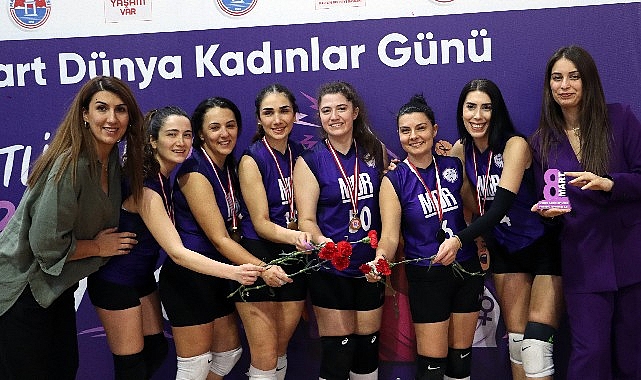 Maltepe Belediyesi, 8 Mart Dünya Kadınlar Günü etkinlikleri kapsamında voleybol
